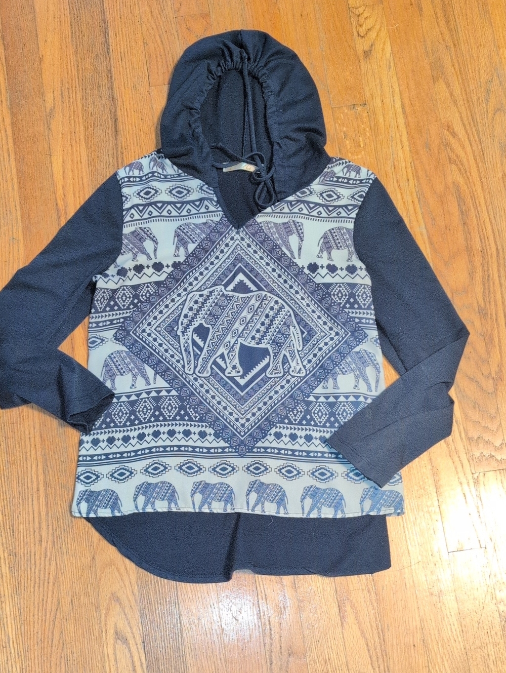 Per Se Navy and Light Gray Elephant Motif Hooded Sweater